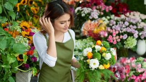 Seasonal Japanese Flowers to Cheer up Your Special One