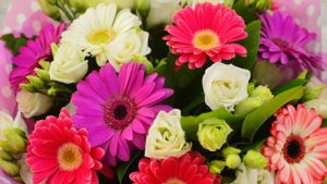 Sending Fresh Flowers And Gifts To UAE With Flora2000